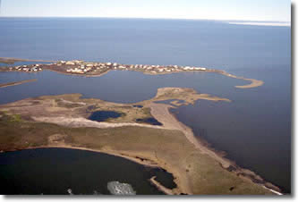 Vue aérienne de Tuktoyaktuk